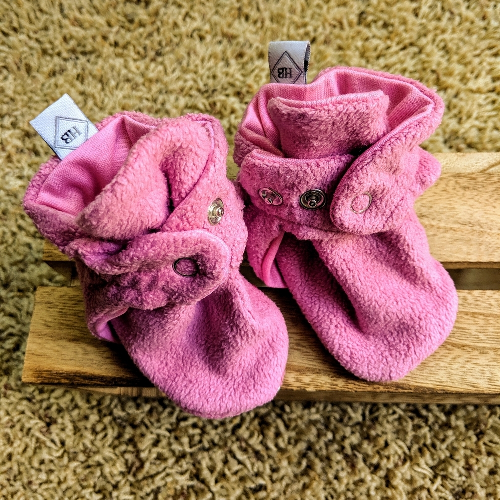 Fleece baby booties 3 colors (2 sizes)